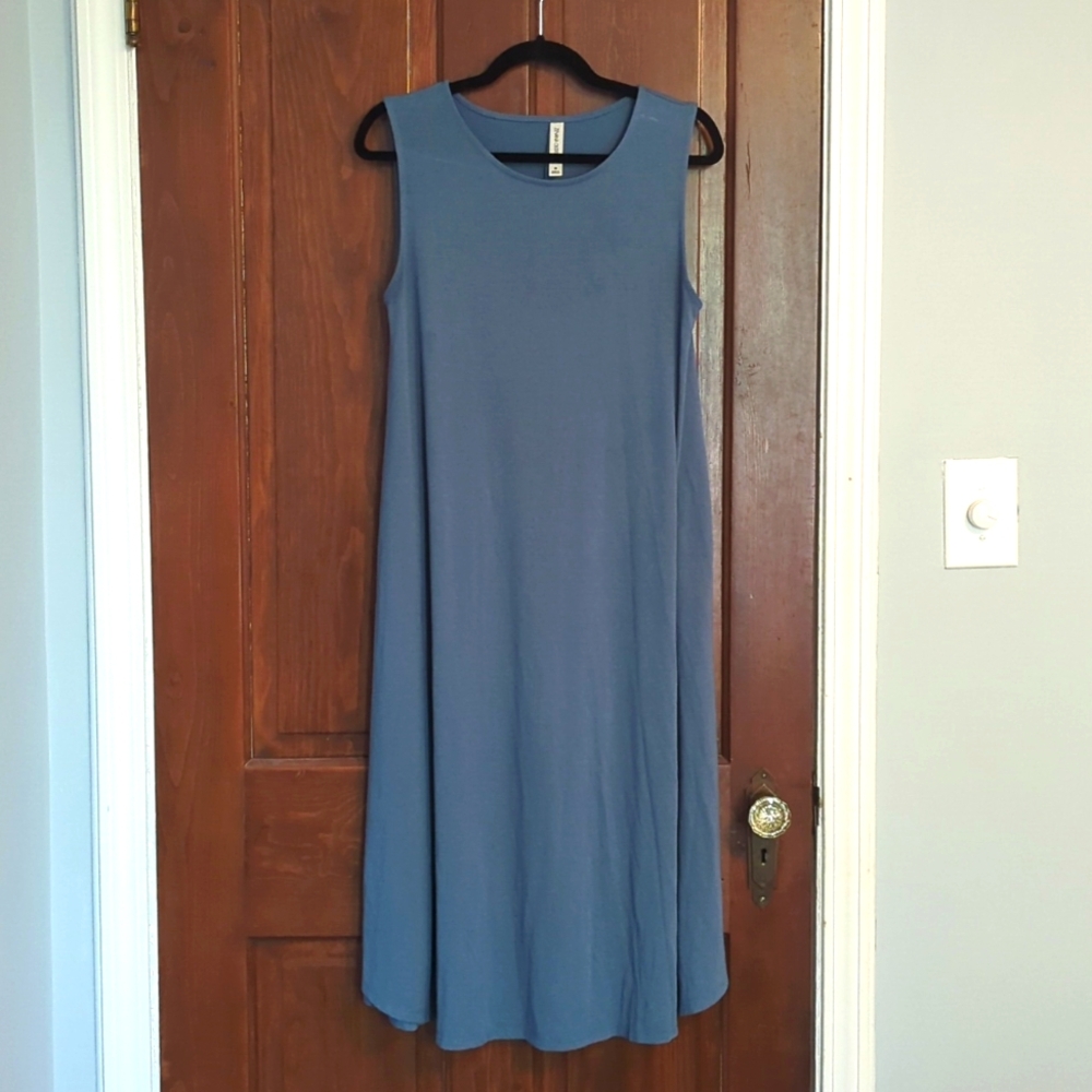 Zenana Outfitters Blue Sleeveless Dress with Pockets Size M